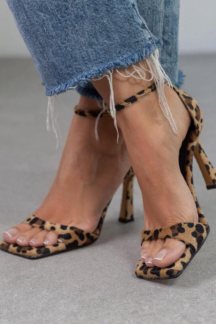 Giulia – Sandále s leopardím vzorom a vysokým podpätkom – foto 3