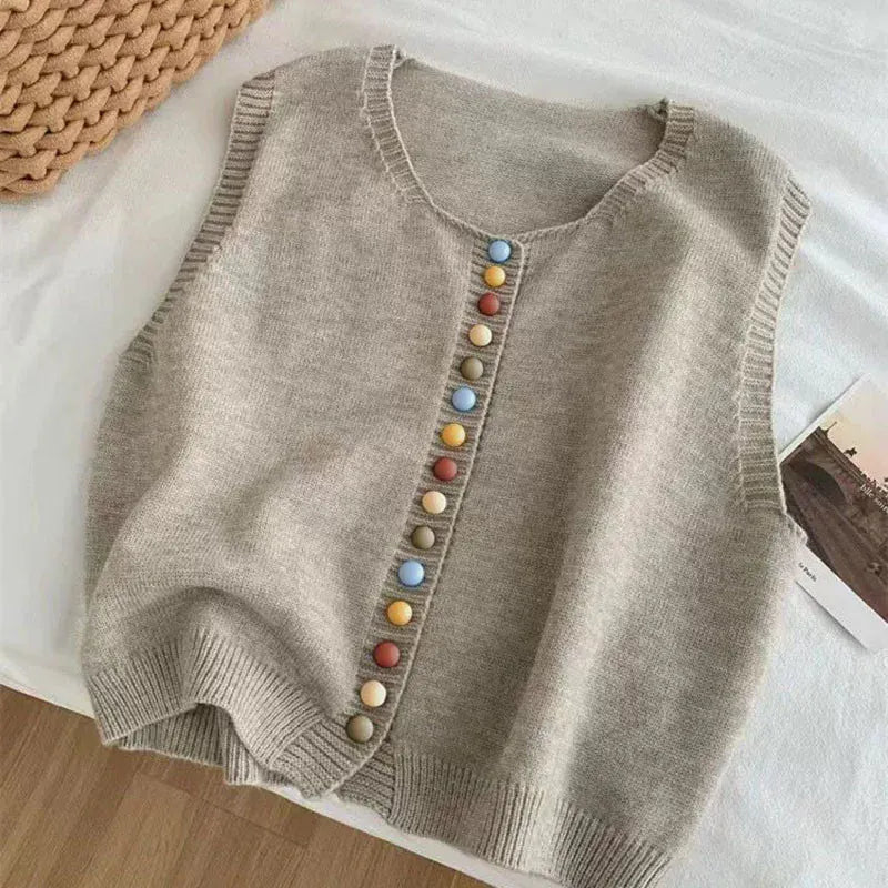 Maribele – Pletená vesta s farebnými gombíkmi – foto 9
